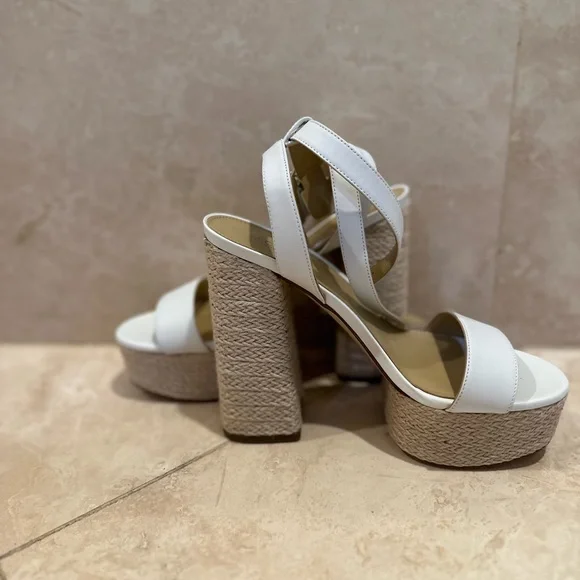 Elegant White Platform Sandals - Picture 3 of 5